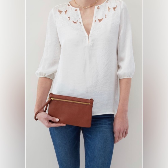 👛Host Pick👛 HOBO Leather Zip Pouch with Detachable Lanyard - Picture 3 of 4